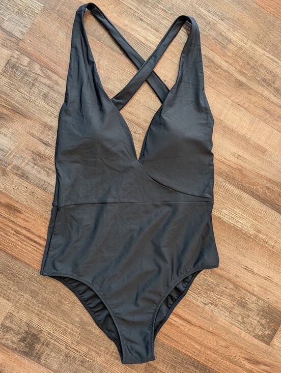 summersalt Other - Summersalt Plunge V-Neck Criss Cross Open Back One-Piece Swimsuit Sz 6